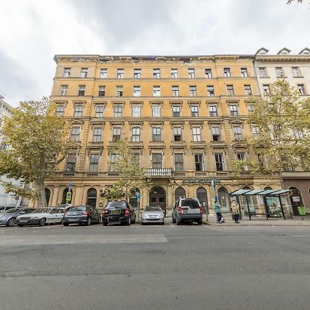 Atlanta Apartment Is In The Heart Of Budapest Esterno foto