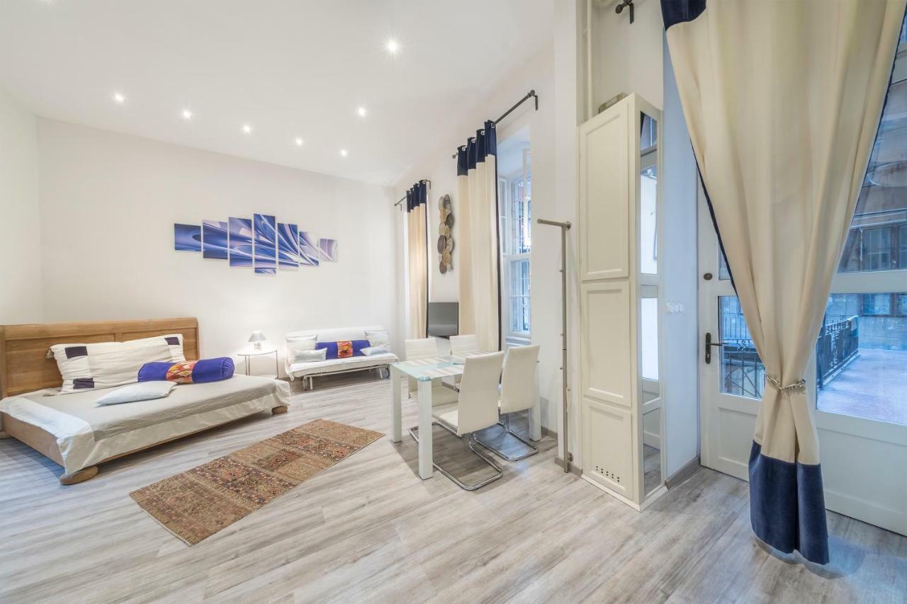 Atlanta Apartment Is In The Heart Of Budapest Esterno foto